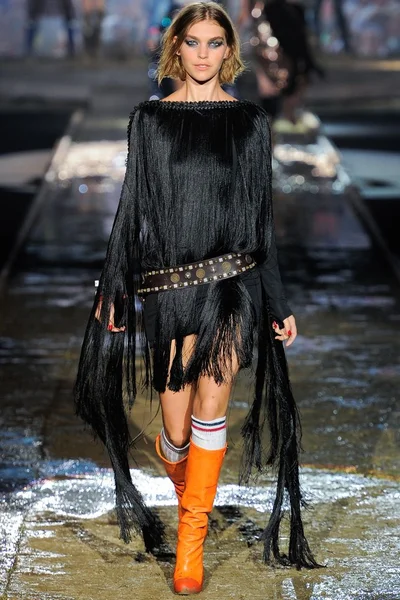 Look 33